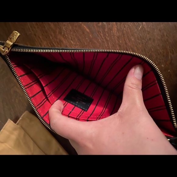 Lv pouch - Picture 5 of 8